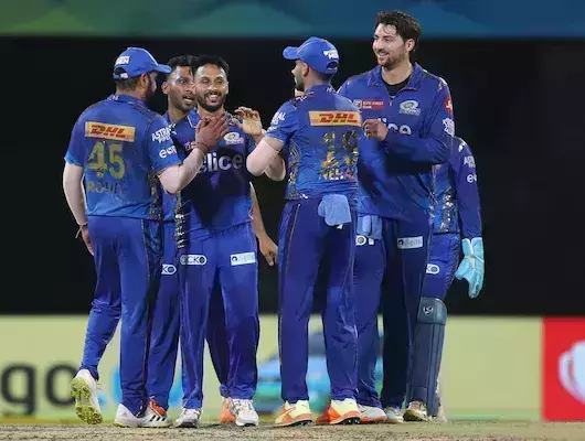 മുംബൈ ആധിപത്യം; ഐപിഎല്ലില്‍ നിന്ന് ലഖ്‌നൗ പുറത്ത്