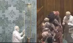 പുതിയ പാര്‍ലമെന്റ് മന്ദിരം രാജ്യത്തിന് സമര്‍പ്പിച്ച് പ്രധാനമന്ത്രി