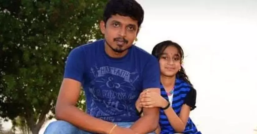മാവേലിക്കരയില് ആറു വയസ്സുള്ള മകളെ വെട്ടിക്കൊലപ്പെടുത്തി പിതാവ് മാവേലിക്കരയില് ആറു വയസ്സുള്ള മകളെ വെട്ടിക്കൊലപ്പെടുത്തി പിതാവ്
