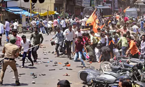 ഔറംഗസേബിന്റെയും ടിപ്പു സുല്‍ത്താന്റെയും ചിത്രങ്ങള്‍ സ്റ്റാറ്റസ് ആക്കി; കോലാപൂരില്‍ സംഘര്‍ഷത്തില്‍ 37 പേര്‍ അറസ്റ്റില്‍