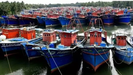സംസ്ഥാനത്ത് ഇന്ന് അര്ദ്ധരാത്രി മുതല് ജൂലായ് 31 വരെ ട്രോളിങ് നിരോധനം സംസ്ഥാനത്ത് ഇന്ന് അര്ദ്ധരാത്രി മുതല് ജൂലായ് 31 വരെ ട്രോളിങ് നിരോധനം