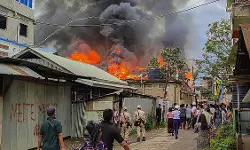 മണിപ്പൂരില്‍ സംഘര്‍ഷം മൂര്‍ച്ഛിക്കുന്നു; പോലിസിന്റെ ആയുധക്യാംപിനും ബിജെപി ഓഫിസിനും നേരെ ആക്രമണം