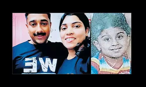 മലപ്പുറത്ത് നാലംഗ കുടുംബത്തെ വാടകവീട്ടിനുള്ളില് മരിച്ച നിലയില് കണ്ടെത്തി മലപ്പുറത്ത് നാലംഗ കുടുംബത്തെ വാടകവീട്ടിനുള്ളില് മരിച്ച നിലയില് കണ്ടെത്തി