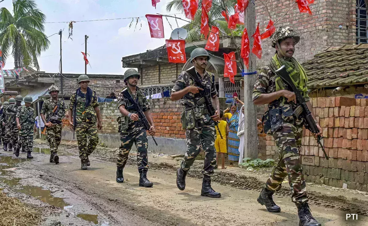 ബംഗാളില്‍ പഞ്ചായത്ത് തിരഞ്ഞെടുപ്പിനിടെ വ്യാപക സംഘര്‍ഷം; എട്ട് പേര്‍ കൊല്ലപ്പെട്ടു