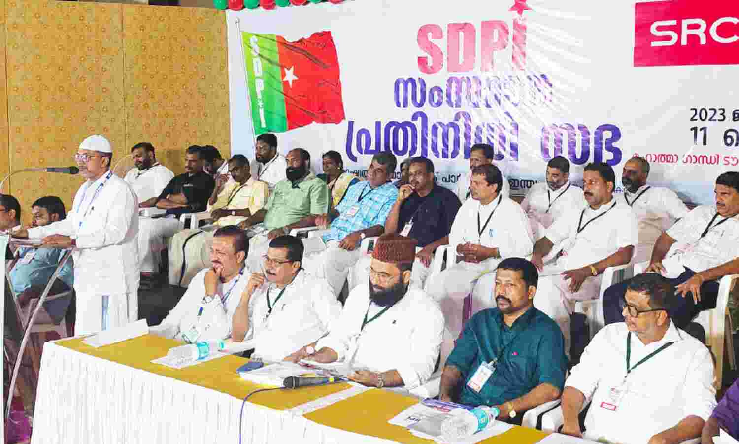 ആശയ പൊരുത്തമില്ലാത്ത മുന്നണികളുടെ കൂട്ടായ്മയ്ക്ക് രാജ്യത്തെ രക്ഷിക്കാനാവില്ല: പി അബ്ദുല് മജീദ് ഫൈസി ആശയ പൊരുത്തമില്ലാത്ത മുന്നണികളുടെ കൂട്ടായ്മയ്ക്ക് രാജ്യത്തെ രക്ഷിക്കാനാവില്ല: പി അബ്ദുല് മജീദ് ഫൈസി