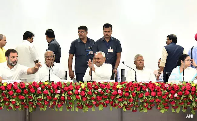ഇന്ത്യ സഖ്യത്തിന്റെ സുപ്രധാന യോഗം ഇന്ന്; ലോക്സഭാ തിരഞ്ഞെടുപ്പ് മുഖ്യചര്ച്ചയായേക്കും ഇന്ത്യ സഖ്യത്തിന്റെ സുപ്രധാന യോഗം ഇന്ന്; ലോക്സഭാ തിരഞ്ഞെടുപ്പ് മുഖ്യചര്ച്ചയായേക്കും