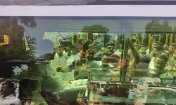 കുഞ്ഞൂഞ്ഞിനെ ഒരുനോക്കുകാണാന്‍...