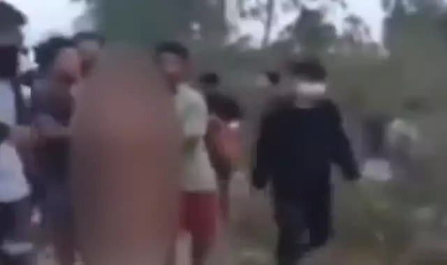 മണിപ്പൂരില് രണ്ടല്ല, എട്ട് സ്ത്രീകളെ കൂട്ടബലാല്സംഗം ചെയ്തതായി റിപ്പോര്ട്ട് മണിപ്പൂരില് രണ്ടല്ല, എട്ട് സ്ത്രീകളെ കൂട്ടബലാല്സംഗം ചെയ്തതായി റിപ്പോര്ട്ട്