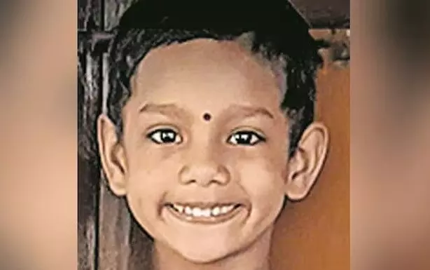 അഞ്ച് വയസ്സുകാരിയുടെ കൊലപാതകം; സ്വകാര്യഭാഗങ്ങളില് മുറിവ്; കല്ല് കൊണ്ട് തലയ്ക്കടിച്ചു അഞ്ച് വയസ്സുകാരിയുടെ കൊലപാതകം; സ്വകാര്യഭാഗങ്ങളില് മുറിവ്; കല്ല് കൊണ്ട് തലയ്ക്കടിച്ചു