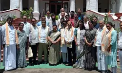 മോദിയുടെ മൗനം ധിക്കാരപരം, മണിപ്പൂരില്‍ സമാധാനം പുനഃസ്ഥാപിക്കണം; ഗവര്‍ണര്‍ക്ക് നിവേദനം നല്‍കി ഇന്ത്യ പ്രതിനിധിസംഘം