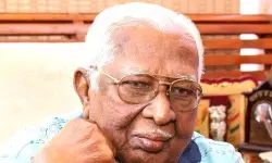 കോണ്ഗ്രസ് നേതാവ് വക്കം പുരുഷോത്തമന് അന്തരിച്ചു കോണ്ഗ്രസ് നേതാവ് വക്കം പുരുഷോത്തമന് അന്തരിച്ചു