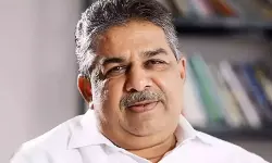 എത്ര ഉന്നതനായാലും പരാതി വന്നാല് നിയമനടപടി സ്വീകരിക്കും; സംവിധായകന് രഞ്ജിത്തിന്റെ അറസ്റ്റില് പ്രതികരണവുമായി മന്ത്രി സജി ചെറിയാന് എത്ര ഉന്നതനായാലും പരാതി വന്നാല് നിയമനടപടി സ്വീകരിക്കും; സംവിധായകന് രഞ്ജിത്തിന്റെ അറസ്റ്റില് പ്രതികരണവുമായി മന്ത്രി സജി ചെറിയാന്