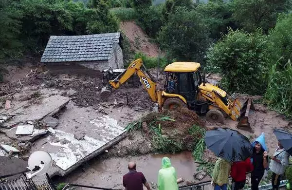 ഹിമാചല് പ്രദേശില് ക്ഷേത്രം തകര്ന്ന് ഒമ്പത് മരണം ഹിമാചല് പ്രദേശില് ക്ഷേത്രം തകര്ന്ന് ഒമ്പത് മരണം
