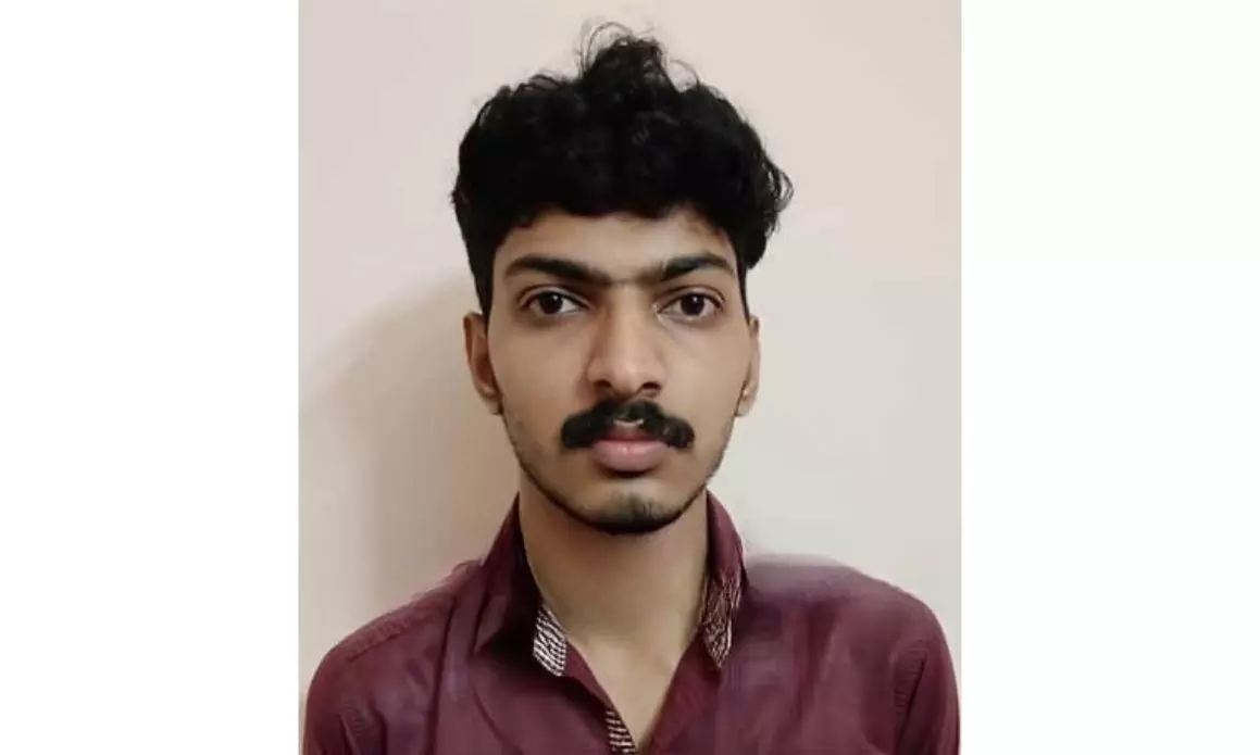 380 ഐഡി കാര്‍ഡുകള്‍, പോലിസ് യൂനിഫോം;  പോലിസ് ചമഞ്ഞ് തട്ടിപ്പ് നടത്തിയ മലയാളി നഴ്‌സിങ് വിദ്യാര്‍ഥി കര്‍ണാടകയില്‍ പിടിയില്‍