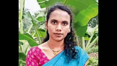 യൂട്യൂബ് നോക്കി വീട്ടില് പ്രസവം; യുവതി രക്തസ്രാവത്തെ തുടര്ന്ന് മരിച്ചു, ഭര്ത്താവ് കസ്റ്റഡിയില് യൂട്യൂബ് നോക്കി വീട്ടില് പ്രസവം; യുവതി രക്തസ്രാവത്തെ തുടര്ന്ന് മരിച്ചു, ഭര്ത്താവ് കസ്റ്റഡിയില്