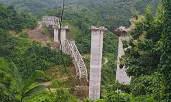 മിസോറാമില്‍ നിര്‍മാണത്തിലിരിക്കുന്ന റെയില്‍വേ പാലം തകര്‍ന്ന് 17 പേര്‍ മരിച്ചു
