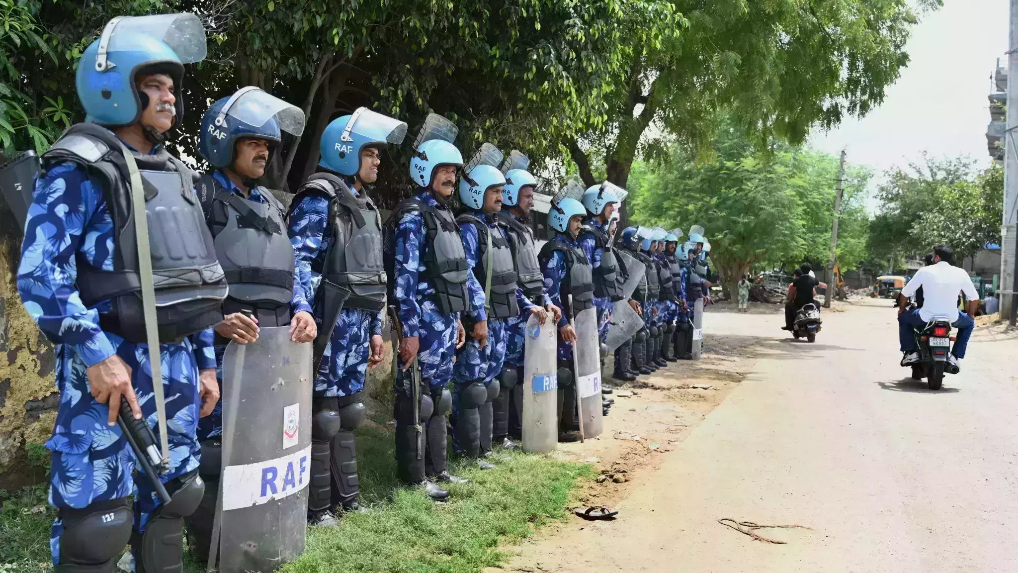 നൂഹില് വിഎച്ച്പിയുടെ ശോഭയാത്ര; കനത്ത ജാഗ്രത; നിരോധനാജ്ഞ; ഇന്റര്നെറ്റ് വിച്ഛേദിച്ചു നൂഹില് വിഎച്ച്പിയുടെ ശോഭയാത്ര; കനത്ത ജാഗ്രത; നിരോധനാജ്ഞ; ഇന്റര്നെറ്റ് വിച്ഛേദിച്ചു