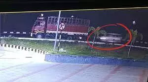 സേലത്ത് വാഹനാപകടത്തില്‍ ഒരു കുടുംബത്തിലെ ആറ് പേര്‍ മരിച്ചു