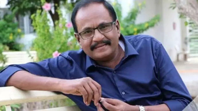 തമിഴ് നടനും സംവിധായകനുമായ മാരിമുത്തു ഹൃദയാഘാതത്തെ തുടര്ന്ന് അന്തരിച്ചു തമിഴ് നടനും സംവിധായകനുമായ മാരിമുത്തു ഹൃദയാഘാതത്തെ തുടര്ന്ന് അന്തരിച്ചു