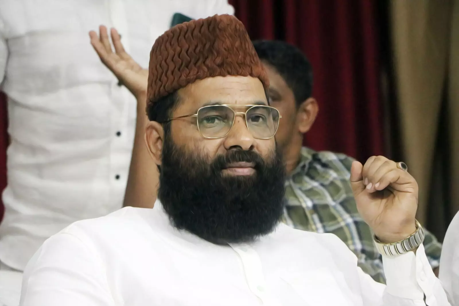 ഉച്ചഭാഷിണിയിലൂടെയുള്ള ബാങ്ക് വിളി നിരോധനം: പോലിസ് ഇടപെടല് അവസാനിപ്പിക്കണം; മൂവാറ്റുപുഴ അഷ്റഫ് മൗലവി മുഖ്യമന്ത്രിക്ക് കത്തയച്ചു ഉച്ചഭാഷിണിയിലൂടെയുള്ള ബാങ്ക് വിളി നിരോധനം: പോലിസ് ഇടപെടല് അവസാനിപ്പിക്കണം; മൂവാറ്റുപുഴ അഷ്റഫ് മൗലവി മുഖ്യമന്ത്രിക്ക് കത്തയച്ചു