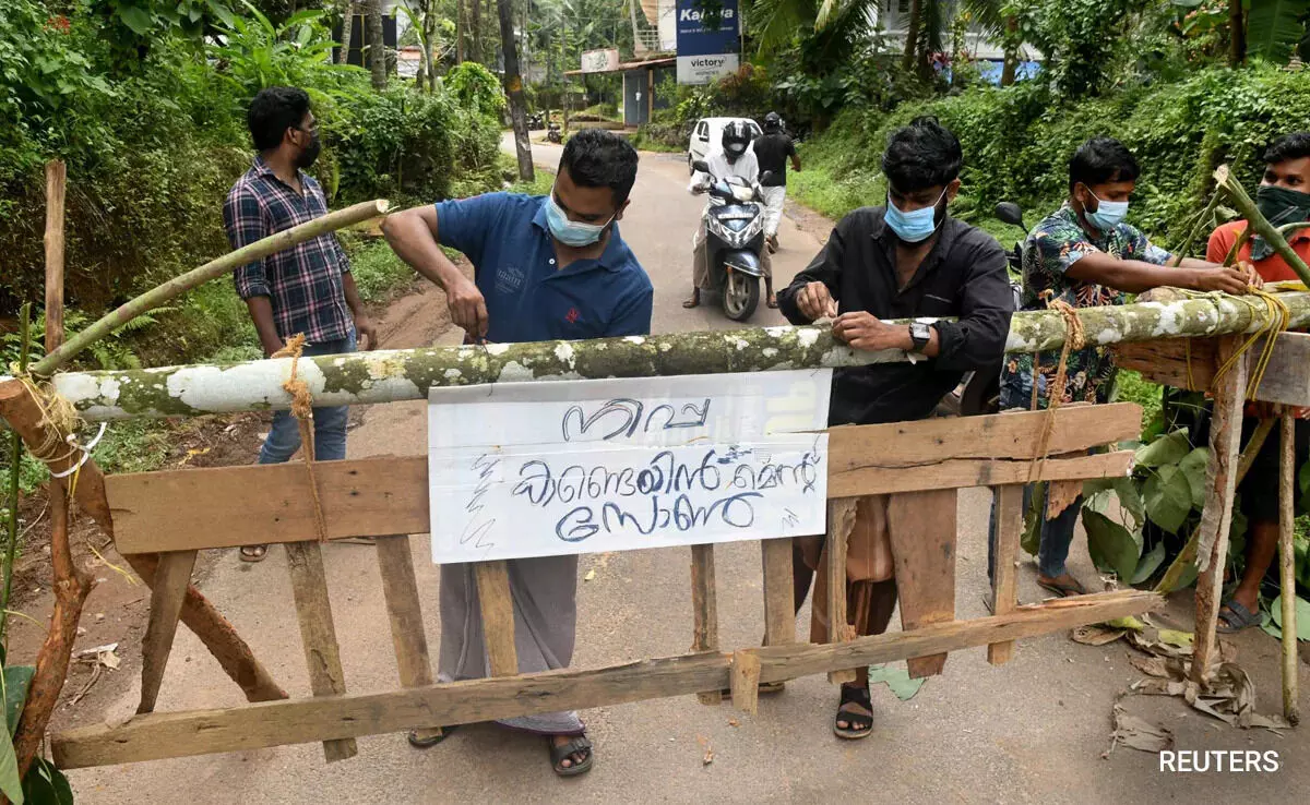 നിപ: സമ്പര്ക്കപ്പട്ടികയിലെ കൂടുതല്പേരുടെ പരിശോധനാഫലം ഇന്ന്; കോഴിക്കോട് നിയന്ത്രണം കര്ശനം നിപ: സമ്പര്ക്കപ്പട്ടികയിലെ കൂടുതല്പേരുടെ പരിശോധനാഫലം ഇന്ന്; കോഴിക്കോട് നിയന്ത്രണം കര്ശനം