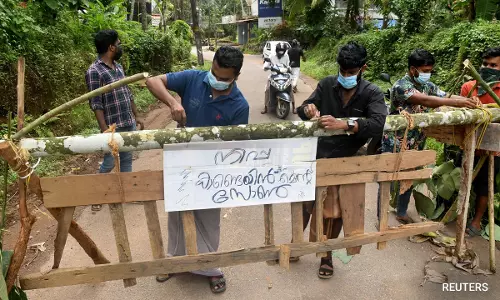 നിപ: സമ്പര്‍ക്കപ്പട്ടികയിലെ കൂടുതല്‍പേരുടെ പരിശോധനാഫലം ഇന്ന്; കോഴിക്കോട് നിയന്ത്രണം കര്‍ശനം