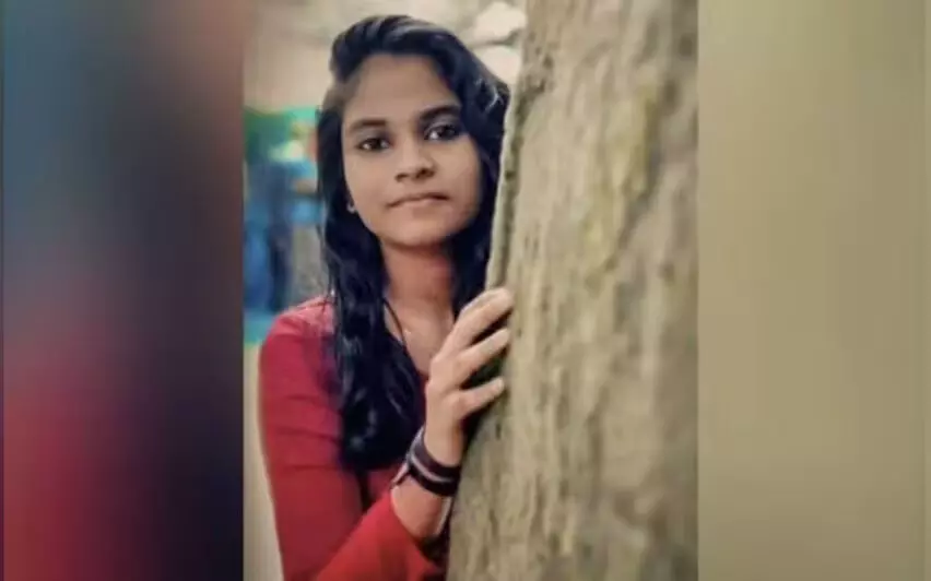 തൃശൂര് കാട്ടൂരില് നിന്നും കഴിഞ്ഞ ദിവസം കാണാതായ വിദ്യാര്ത്ഥിനിയുടെ മൃതദേഹം കണ്ടെത്തി തൃശൂര് കാട്ടൂരില് നിന്നും കഴിഞ്ഞ ദിവസം കാണാതായ വിദ്യാര്ത്ഥിനിയുടെ മൃതദേഹം കണ്ടെത്തി