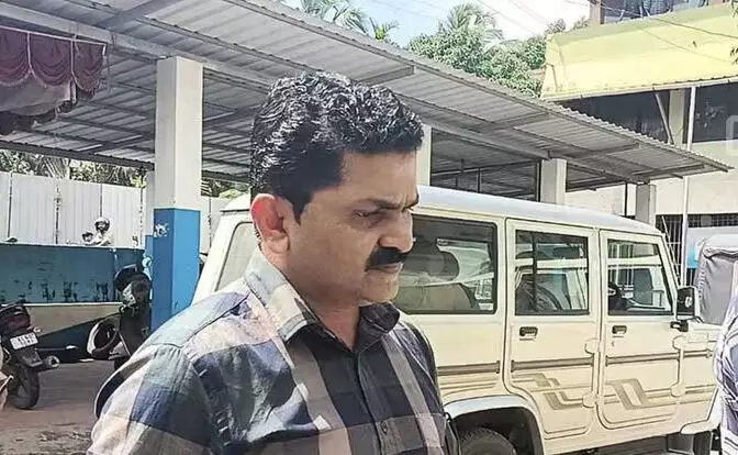 പ്രവാസിയില്‍നിന്ന് കാല്‍ ലക്ഷം രൂപ കൈക്കൂലി; കണ്ണൂരില്‍ ഓവര്‍സിയര്‍ പിടിയില്‍