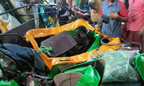 കാസര്‍കോട് ബദിയടുക്കയില്‍ സ്‌കൂള്‍ ബസ്സും ഓട്ടോയും കൂട്ടിയിടിച്ച് അഞ്ചുമരണം