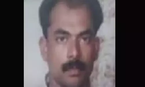കോട്ടയത്ത് വ്യാപാരി ആത്മഹത്യ ചെയ്ത നിലയില്; ബാങ്കിന്റെ ഭീഷണിയെ തുടര്ന്നെന്ന് ആരോപണം കോട്ടയത്ത് വ്യാപാരി ആത്മഹത്യ ചെയ്ത നിലയില്; ബാങ്കിന്റെ ഭീഷണിയെ തുടര്ന്നെന്ന് ആരോപണം