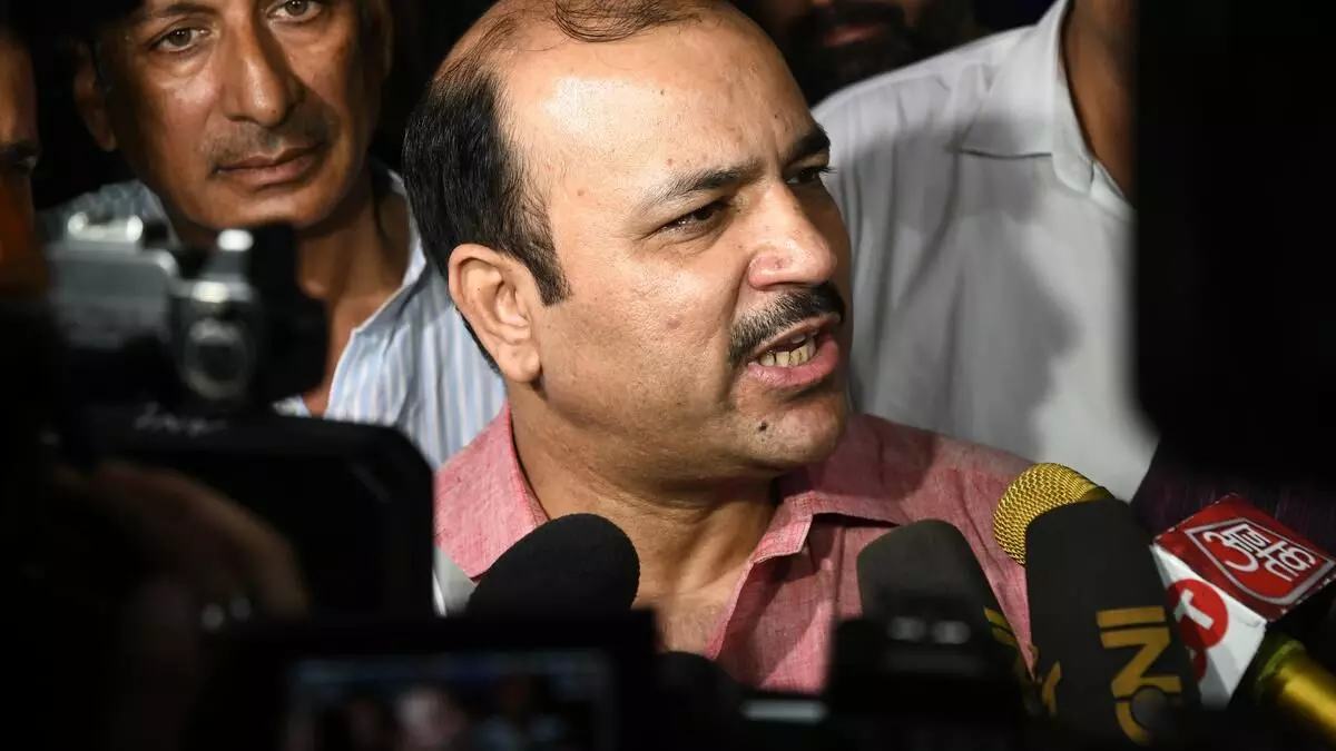 ബിജെപി എംപിയുടെ വംശീയാധിക്ഷേപത്തിനിരയായ ബിഎസ്പി എംപി കോണ്ഗ്രസിലേക്കെന്ന് സൂചന ബിജെപി എംപിയുടെ വംശീയാധിക്ഷേപത്തിനിരയായ ബിഎസ്പി എംപി കോണ്ഗ്രസിലേക്കെന്ന് സൂചന