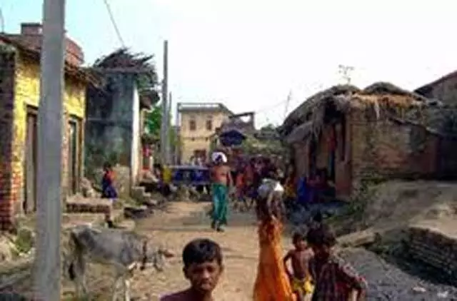 ഭക്ഷണം മോഷ്ടിച്ചെന്ന് ആരോപണം; 12 കാരനെ മര്ദ്ദിച്ച് കൊലപ്പെടുത്തി ഭക്ഷണം മോഷ്ടിച്ചെന്ന് ആരോപണം; 12 കാരനെ മര്ദ്ദിച്ച് കൊലപ്പെടുത്തി
