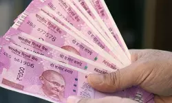 2,000 രൂപയുടെ നോട്ടുകള് മാറ്റിവാങ്ങാനുള്ള തിയ്യതി നീട്ടി 2,000 രൂപയുടെ നോട്ടുകള് മാറ്റിവാങ്ങാനുള്ള തിയ്യതി നീട്ടി