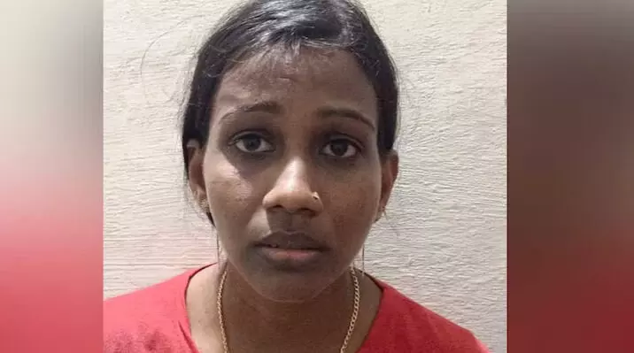 യുവജ്യോല്സ്യന് ശീതളപാനീയം നല്കി മയക്കി 13 പവന് കവര്ന്ന യുവതി അറസ്റ്റില് യുവജ്യോല്സ്യന് ശീതളപാനീയം നല്കി മയക്കി 13 പവന് കവര്ന്ന യുവതി അറസ്റ്റില്