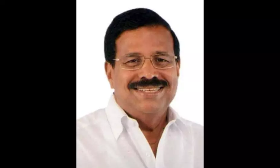 സിനിമാ നിര്മാതാവും മാതൃഭൂമി ഡയറക്ടറുമായ പി വി ഗംഗാധരന് അന്തരിച്ചു സിനിമാ നിര്മാതാവും മാതൃഭൂമി ഡയറക്ടറുമായ പി വി ഗംഗാധരന് അന്തരിച്ചു
