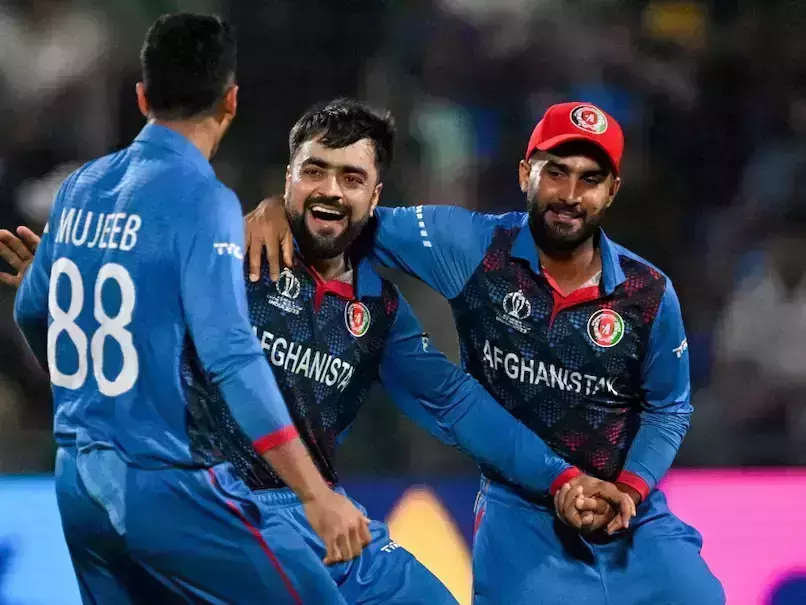 ലോകകപ്പില് വമ്പന് അട്ടിമറി; ചാംപ്യന്മാരെ അട്ടിമറിച്ചത് അഫ്ഗാന് പട ലോകകപ്പില് വമ്പന് അട്ടിമറി; ചാംപ്യന്മാരെ അട്ടിമറിച്ചത് അഫ്ഗാന് പട