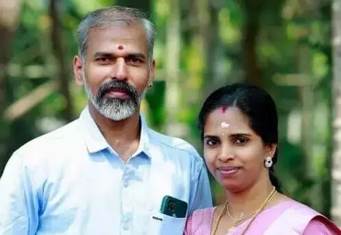 ബസ്സുകള്‍ക്കിടയില്‍പെട്ട് സ്‌കൂട്ടര്‍ യാത്രക്കാരായ ദമ്പതിമാര്‍ മരിച്ച സഭവം; ബസുടമയും ഡ്രൈവറും അറസ്റ്റില്‍