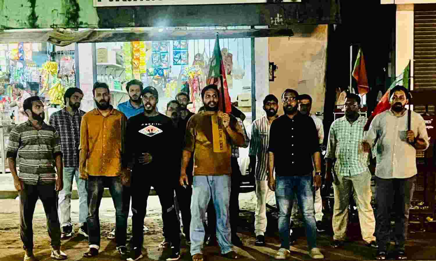ഫലസ്തീനിലെ മനുഷ്യക്കുരുതി: സംസ്ഥാനത്ത് 2500 കേന്ദ്രങ്ങളില് എസ്ഡിപിഐ പ്രതിഷേധം സംഘടിപ്പിച്ചു ഫലസ്തീനിലെ മനുഷ്യക്കുരുതി: സംസ്ഥാനത്ത് 2500 കേന്ദ്രങ്ങളില് എസ്ഡിപിഐ പ്രതിഷേധം സംഘടിപ്പിച്ചു