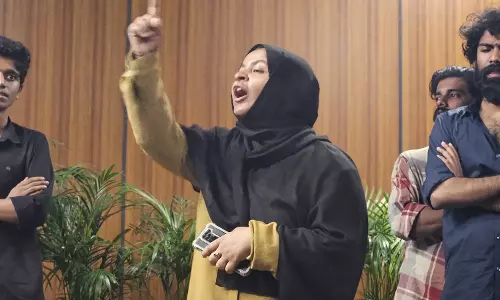 ഇത് നീതിക്ക് വേണ്ടിയുള്ള പോരാട്ടം; കള്ളക്കേസിലൂടെ അടിച്ചമര്‍ത്താനാവില്ല; തെലങ്കാന ഇഫ്‌ലുവില്‍ പോലിസ് വേട്ടയ്ക്കിരയായ കണ്ണൂര്‍ സ്വദേശിയായ വിദ്യാര്‍ഥിനി എഴുതുന്നു