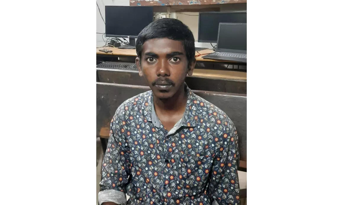 ട്രെയിനിലെ കവര്‍ച്ച; പ്രതികളെ ശുചിമുറി തകര്‍ത്ത് പോലിസ് പിടികൂടി
