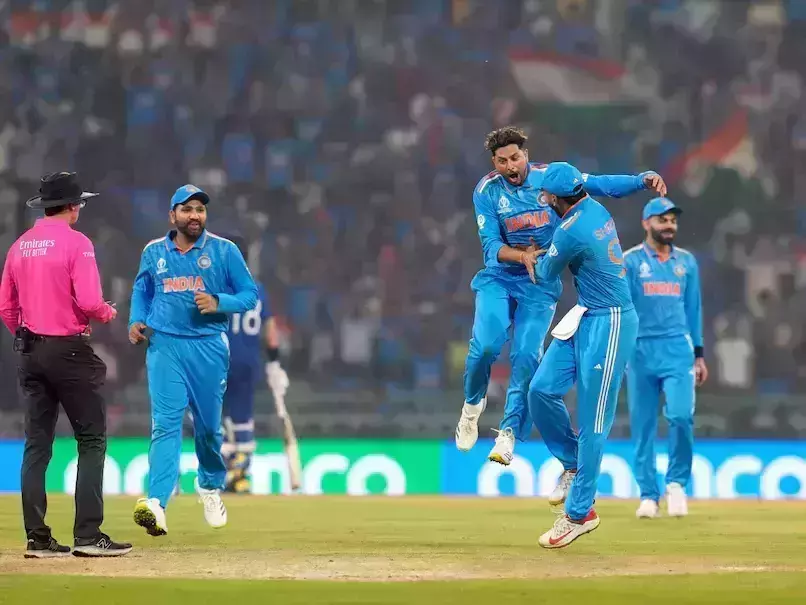 ഇംഗ്ലണ്ടും ക്ലീന് ബൗള്ഡ്; ലോകകപ്പില് ആറില് ആറ് ജയം; ഇന്ത്യ ഒന്നാമത് ഇംഗ്ലണ്ടും ക്ലീന് ബൗള്ഡ്; ലോകകപ്പില് ആറില് ആറ് ജയം; ഇന്ത്യ ഒന്നാമത്