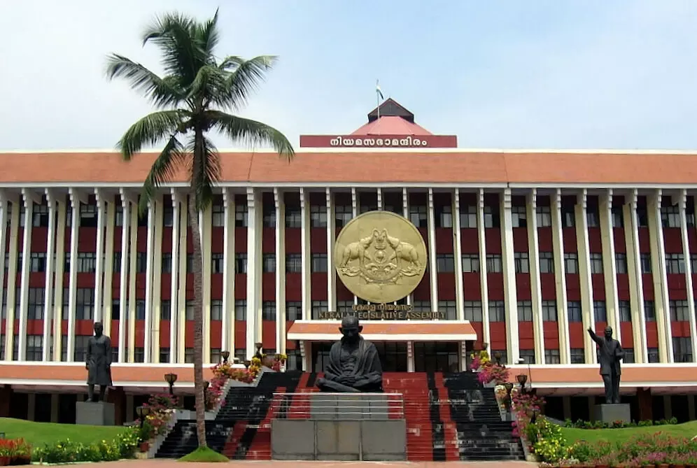 നമ്മുടെ ജനപ്രതിനിധികള് ഒരു വരേണ്യ വര്ഗമായി തീര്ന്നിട്ടില്ലേ? നമ്മുടെ ജനപ്രതിനിധികള് ഒരു വരേണ്യ വര്ഗമായി തീര്ന്നിട്ടില്ലേ?