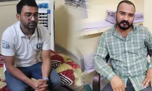 കേസ് ഒഴിവാക്കാന് കൈക്കൂലി; രണ്ട് ഇഡി ഉദ്യോഗസ്ഥര് അറസ്റ്റില് കേസ് ഒഴിവാക്കാന് കൈക്കൂലി; രണ്ട് ഇഡി ഉദ്യോഗസ്ഥര് അറസ്റ്റില്