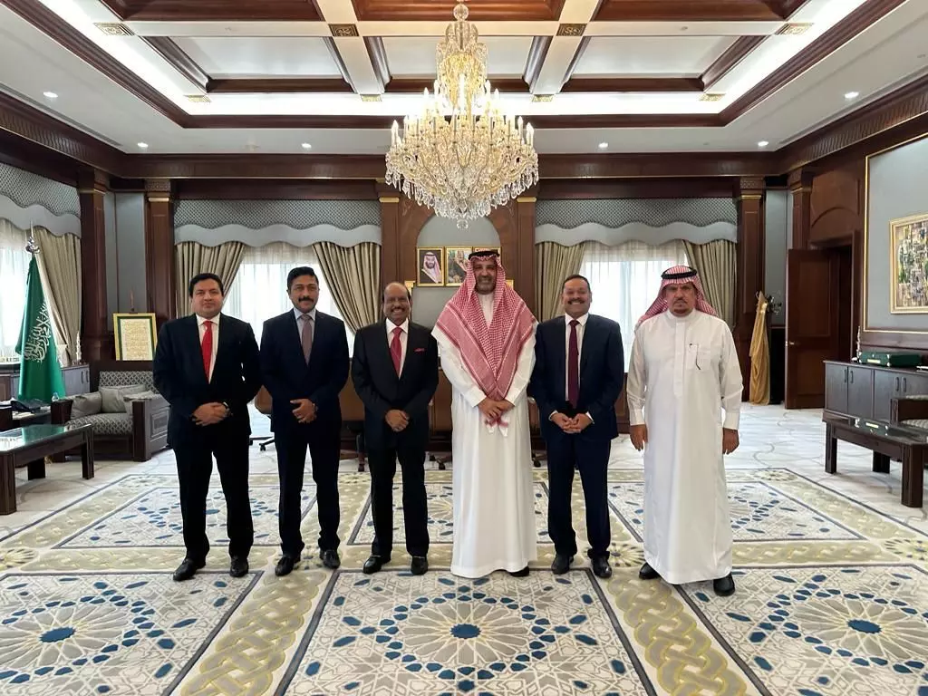 മദീനാ ഗവര്‍ണറുമായി എം എ യൂസഫലി കൂടിക്കാഴ്ച നടത്തി