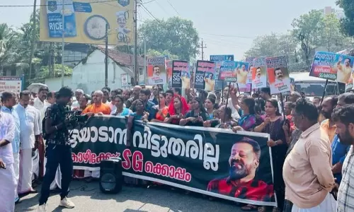 അതിരുകടന്ന രാഷ്ട്രീയ കോമാളിത്തം