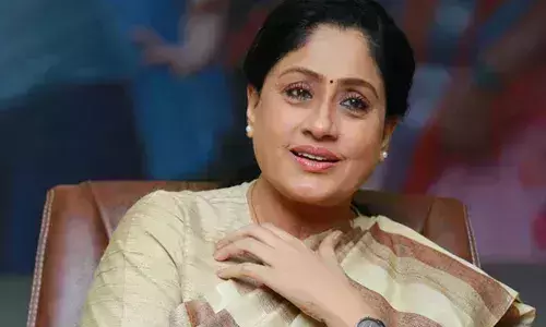 ഗൗതമിക്ക് പിറകെ നടി വിജയശാന്തി ബി ജെ പി വിട്ടു; കോണ്‍ഗ്രസിലേക്ക് സൂചന