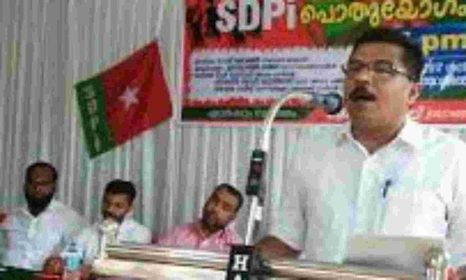 നവകേരളാ സദസ്സ്; വ്യാപാരികളെയും കരാറുകാരെയും പിഴിയുന്നത് അപഹാസ്യം-റോയ് അറയ്ക്കല് നവകേരളാ സദസ്സ്; വ്യാപാരികളെയും കരാറുകാരെയും പിഴിയുന്നത് അപഹാസ്യം-റോയ് അറയ്ക്കല്