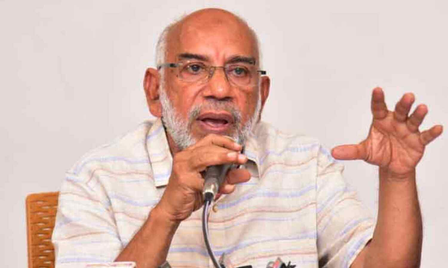 പൂക്കോയ തങ്ങളുടെ പ്രഖ്യാപനത്തിന് ഇന്നും കാരിരുമ്പിന്റെ ശക്തിയാണ്. അത് തിരുത്തേണ്ട ഒരു സാഹചര്യവും ഇപ്പോഴില്ല: കെ പി എ മജീദ് പൂക്കോയ തങ്ങളുടെ പ്രഖ്യാപനത്തിന് ഇന്നും കാരിരുമ്പിന്റെ ശക്തിയാണ്. അത് തിരുത്തേണ്ട ഒരു സാഹചര്യവും ഇപ്പോഴില്ല: കെ പി എ മജീദ്
