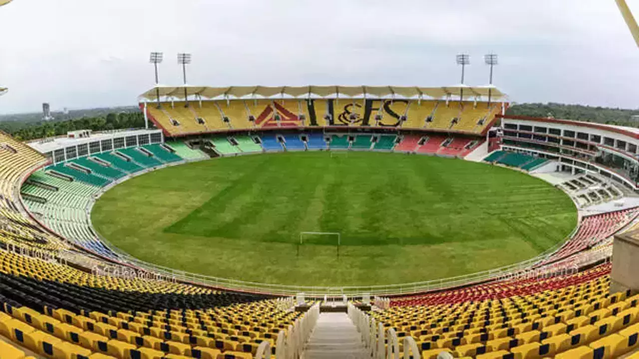 രണ്ടാം ട്വന്റി 20യ്ക്കായി ഒരുങ്ങി തിരുവനന്തപുരം; ഇന്ത്യ-ഓസ്ട്രേലിയ ടീമുകള് എത്തി രണ്ടാം ട്വന്റി 20യ്ക്കായി ഒരുങ്ങി തിരുവനന്തപുരം; ഇന്ത്യ-ഓസ്ട്രേലിയ ടീമുകള് എത്തി