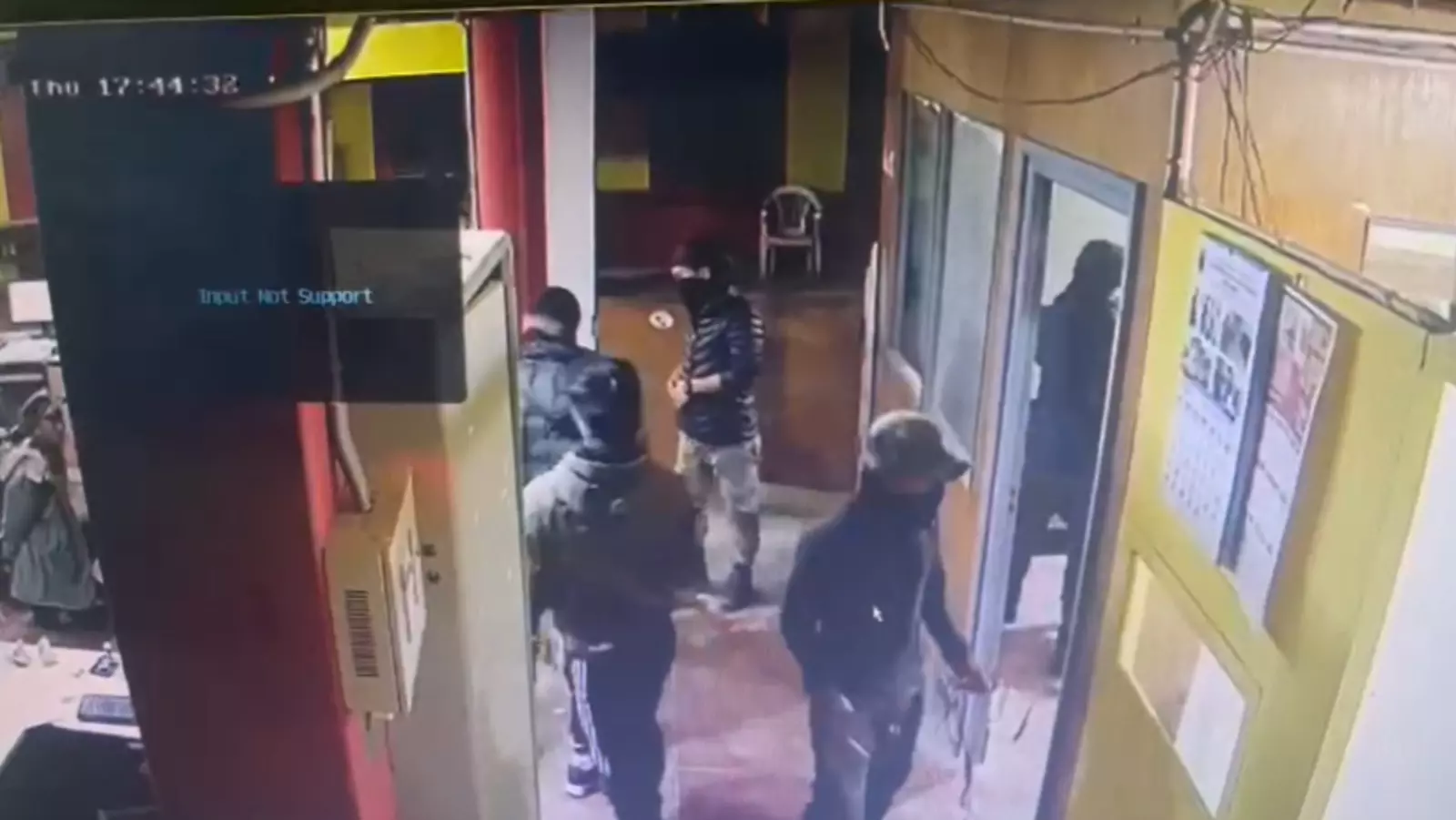 മണിപ്പൂരില്‍ വന്‍ ബാങ്ക് കവര്‍ച്ച; പഞ്ചാബ് നാഷണല്‍ ബാങ്കില്‍ നിന്നും ആയുധധാരികള്‍ 18.85 കോടി രൂപ കവര്‍ന്നു